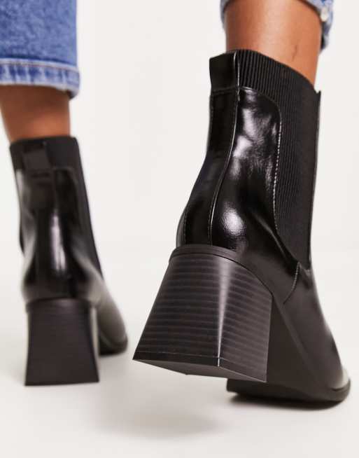 Simply Be Wide Fit heeled chelsea ankle boots in black, 3 of 4
