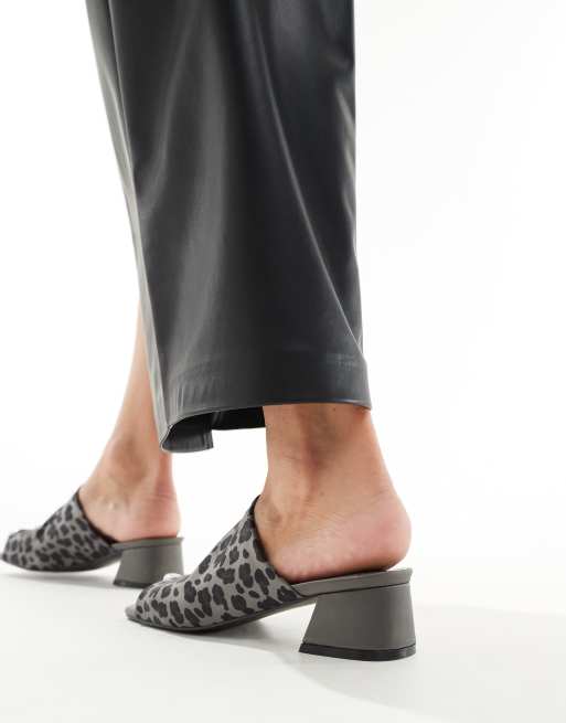 Simply Be Wide Fit heeled sandals in leopard print, 4 of 4