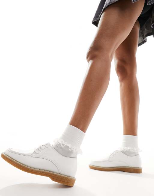 Simply Be Wide Fit lace up brogues in off white, 4 of 4