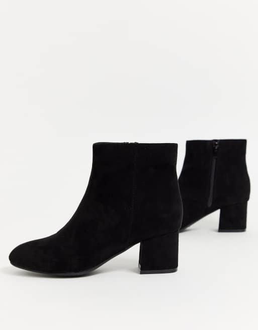 Simply Be wide fit low block heel ankle boots in black, 2 of 4