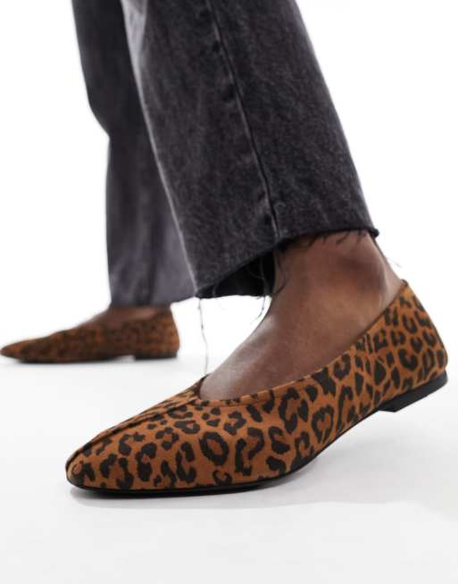 Leopard print flat discount shoes