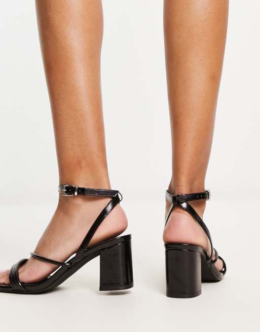 Simply Be Wide Fit - Sandalen met bandjes en hak in zwart, 2 van 4