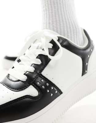 Simply Be Wide Fit Sneakers In Black