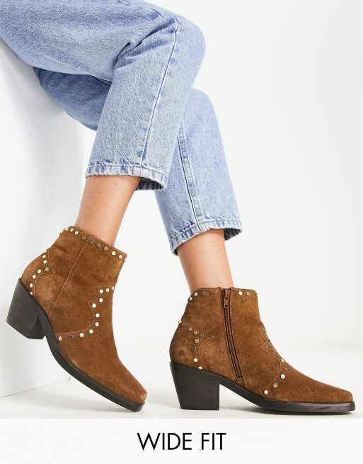 Tan boots wide clearance fit