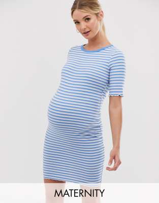 фото Синее трикотажное платье в рубчик с полосками и узором new look maternity-черный