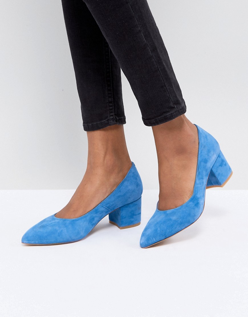 фото Синие замшевые туфли на блочном каблуке gestuz-синий