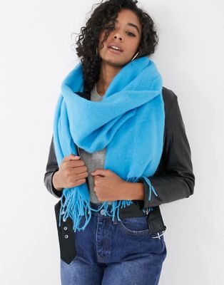 фото Синий мягкий длинный шарф с кисточками asos design