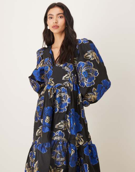 Sister Jane/ Blues Jacquard ミディワンピース Sister Jane Blues midi dress in black with blue floral jacquard | ASOS