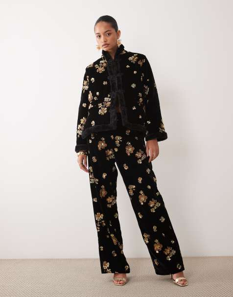 Sister Jane - Co-ord set van fluwelen jack en broek met versiering in zwart - view 1