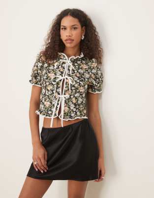 contrast bow top in black floral-Multi