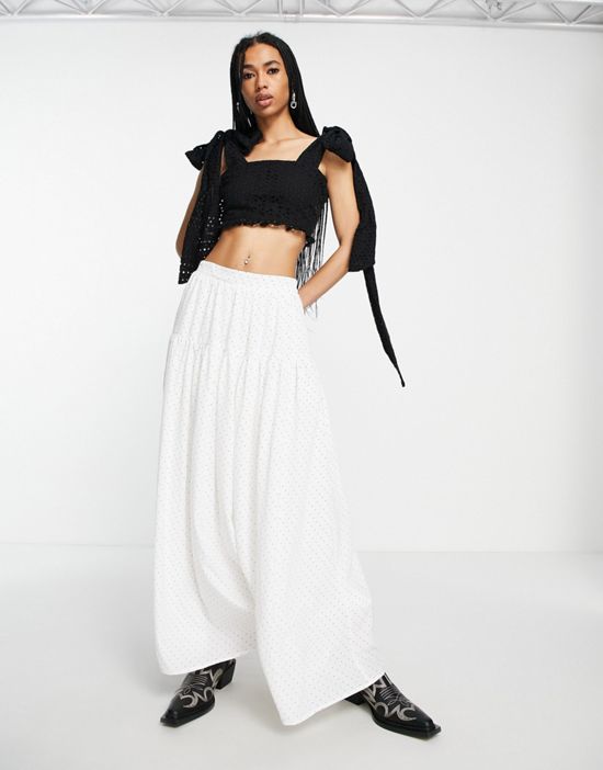 https://images.asos-media.com/products/sister-jane-crochet-crop-top-with-bow-back-in-black/202840839-4?$n_550w$&wid=550&fit=constrain