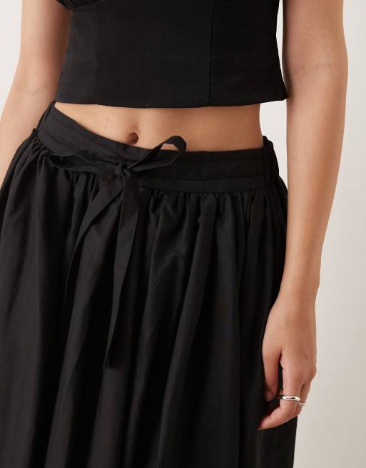 Sister Jane – Czarna sukienka maxi z haftowanym wzorem, 2 z 5