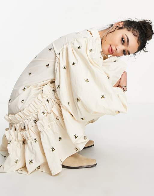 Sister Jane dropped hem mini smock dress in embroidered bee print | ASOS