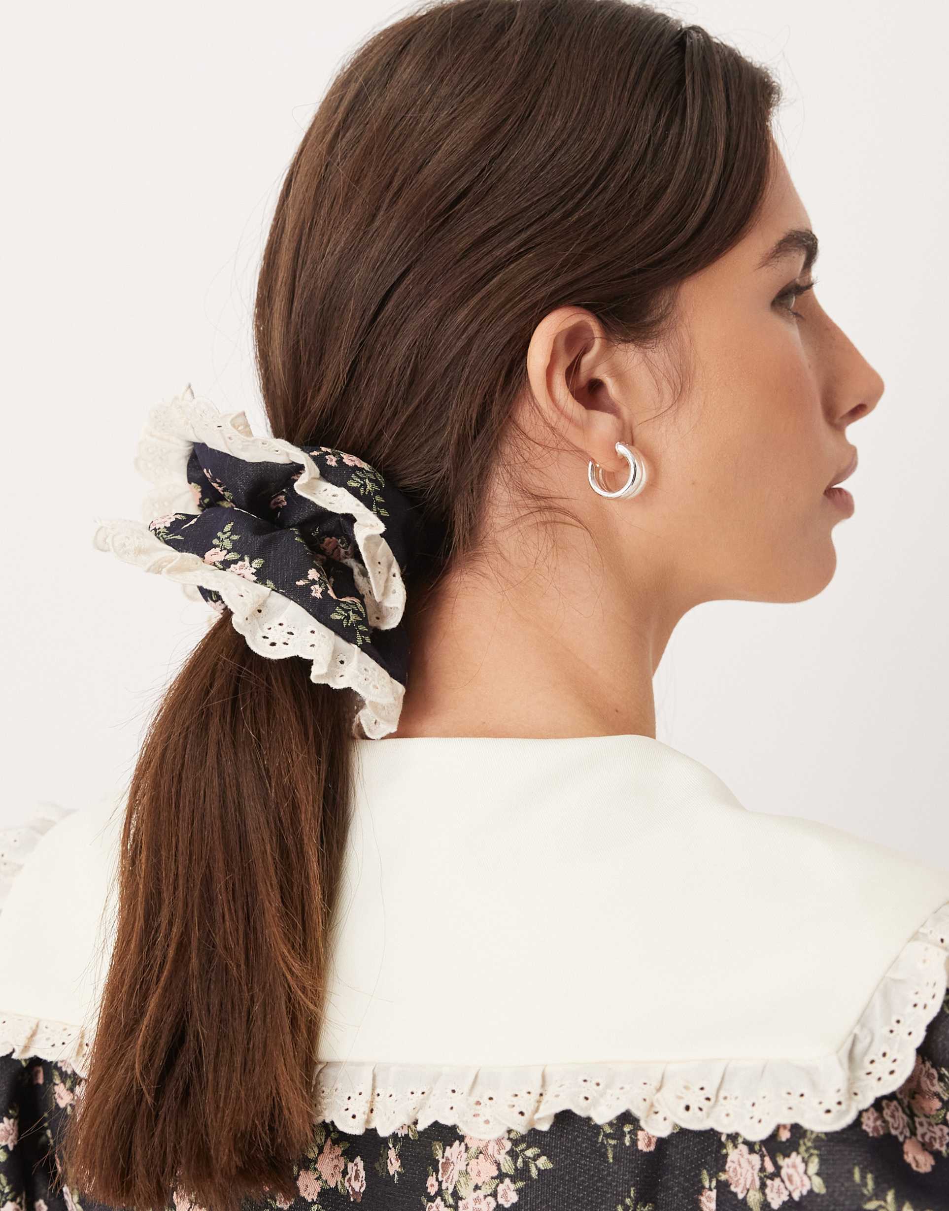 sister jane eclipse delicate floral scrunchie in navy