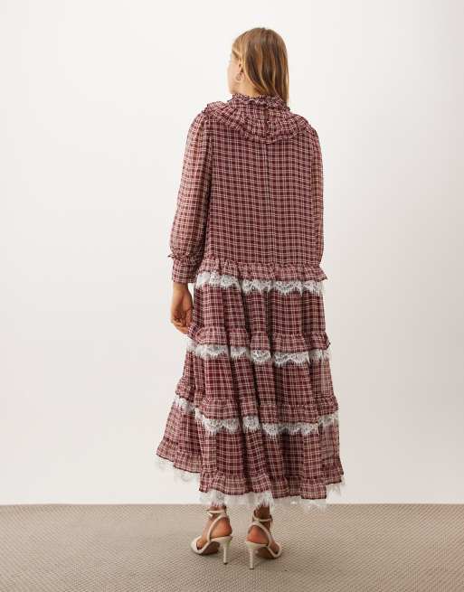 Sister Jane Fates hoogsluitende maxi-jurk van kant met ruches in rood gingham, 3 van 4