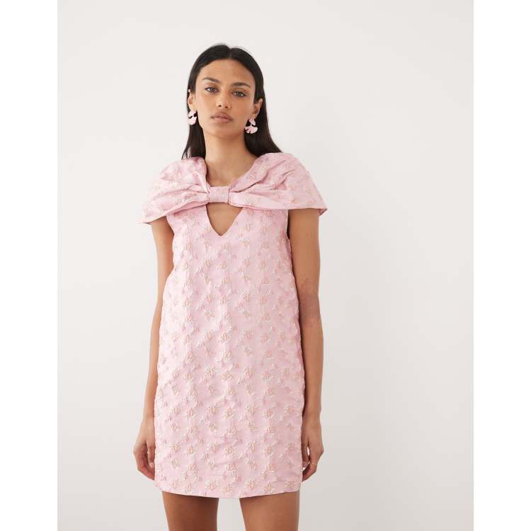 210465980-1-pink?$n_750w$&wid=