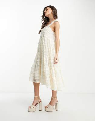 Sister Jane - Gerafftes Hänger-Midikleid in Creme-Weiß