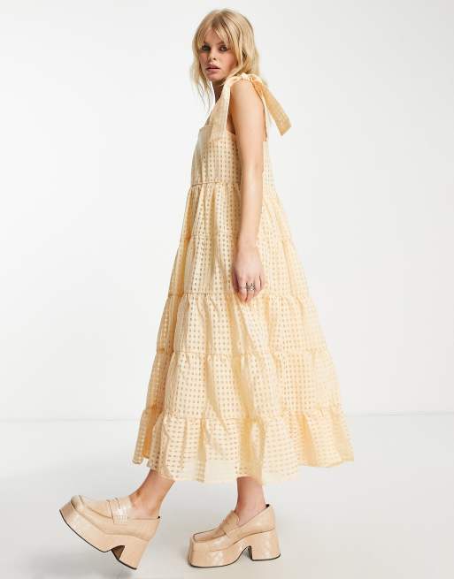 Sister Jane – Gestuftes Midi-Hängerkleid mit gebundenen Trägern und gelben Vichy-Karos