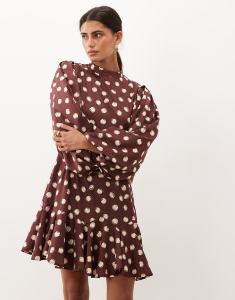 Sister Jane Illume exklusive Minikleid mit hohem Kragen, Ballonärmeln, Rüschen und nach hinten abfallendem Saum in Braun und Creme mit Polka-Dot-Muster - view 1