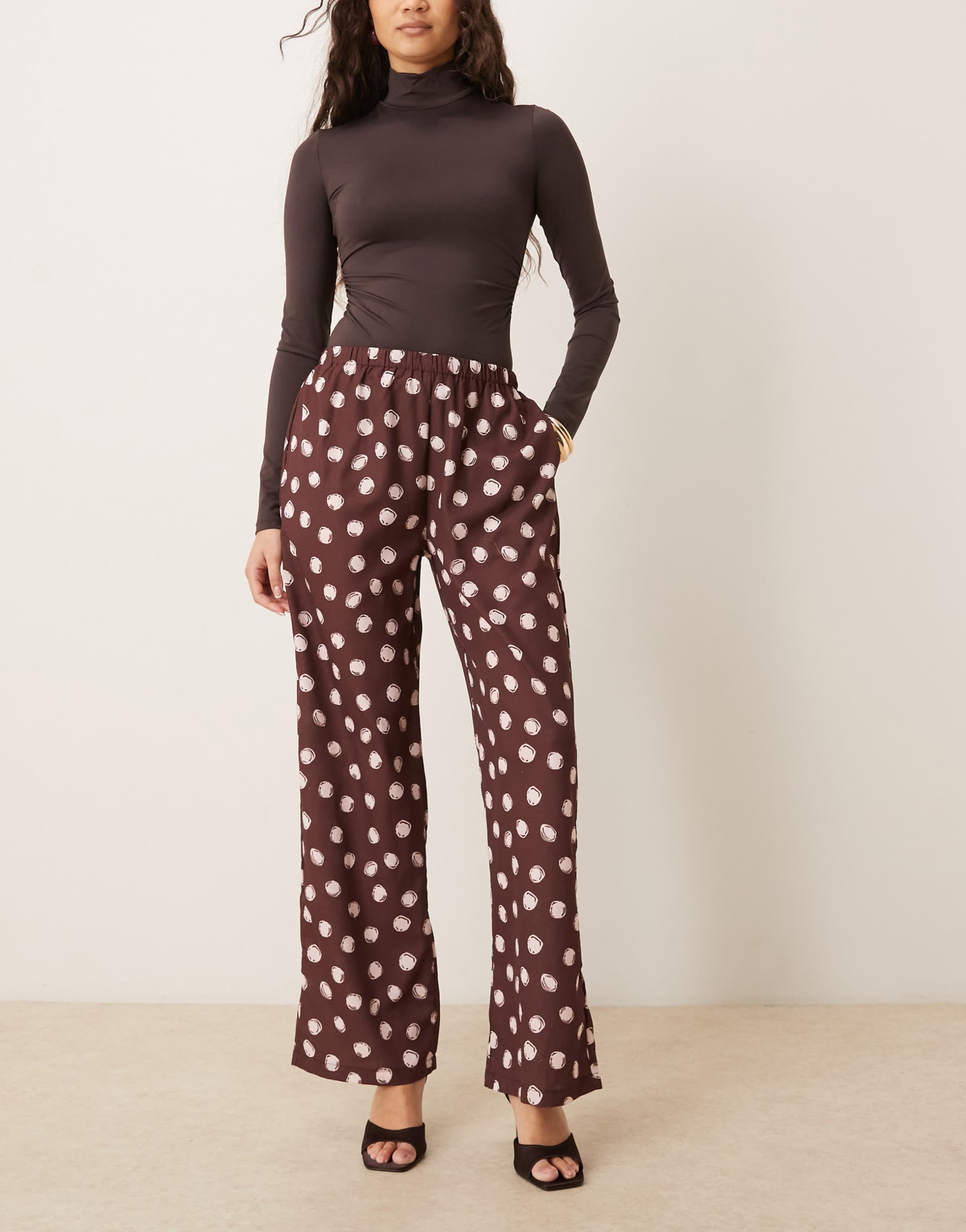 sister jane illume stretch waist straight leg pants in brown polka-dot print