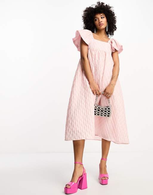 Sister Jane - Jacquard midi jurk met pofmouwen in poederroze