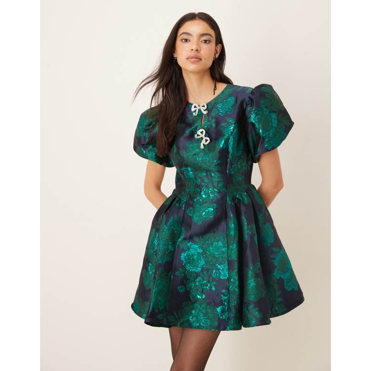 209801515-1-green?$n_750w$&wid