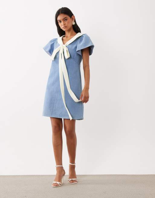 Sister Jane – Kasos – Kurzärmliges Mini-Jeanskleid in Hellblau mit Schleifendetail, 2 von 4