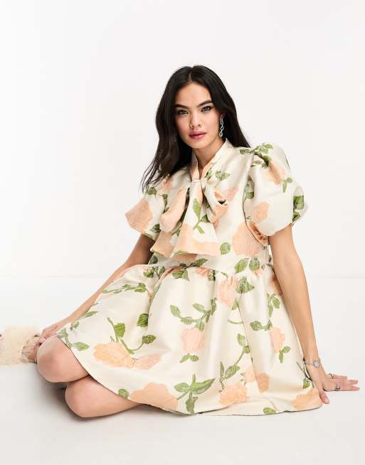 Sister Jane – Krämfärgad miniklänning i jacquard med rosett i oversize, 2 av 4