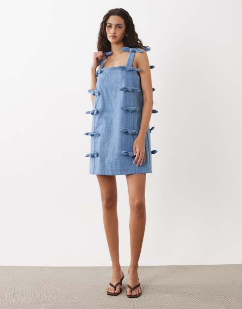 Sister Jane - Larsson - Denim mini jurk met vierkante hals en strikdetail in blauw - view 1