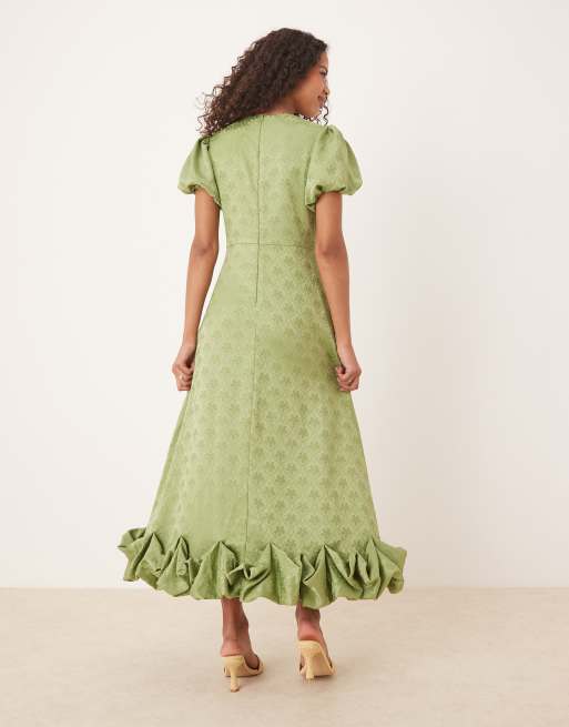 Sister Jane – Maxikleid in weichem Olivgrün mit Puffärmeln und Ballonsaum, 4 von 4