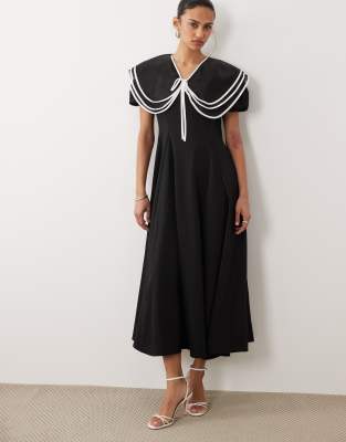 Sister Jane - Midikleid in Schwarz mit Oversize-Kragen und Puffärmeln