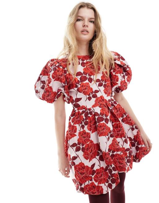 Sister Jane – Minikleid aus Jacquard mit rotem Blumenmuster und Puffärmeln