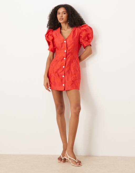 Sister Jane – Minikleid in Rot mit Jacquardmuster und Strassknöpfen, 4 von 4