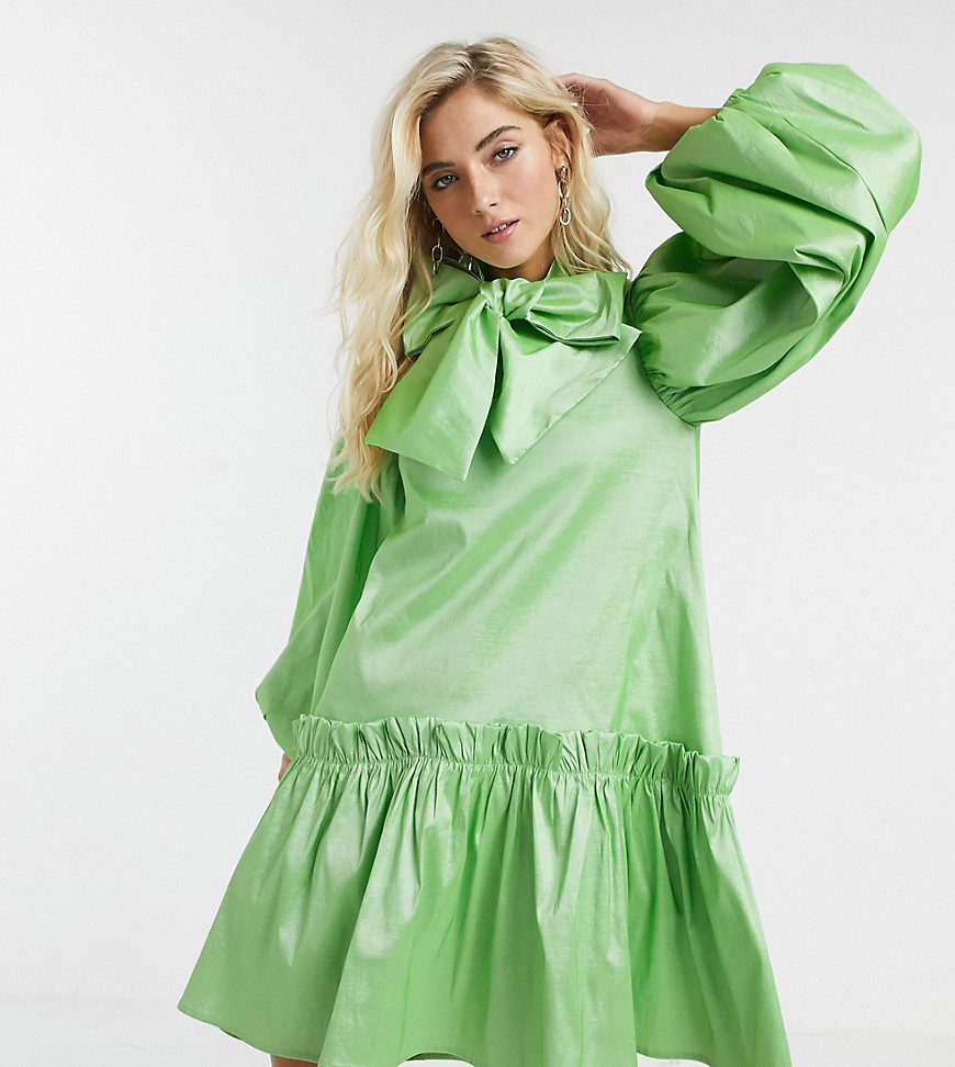Sister Jane - Oversized aangerimpelde mini-jurk met volumineuze mouwen en strik van luxe satijn-Groen