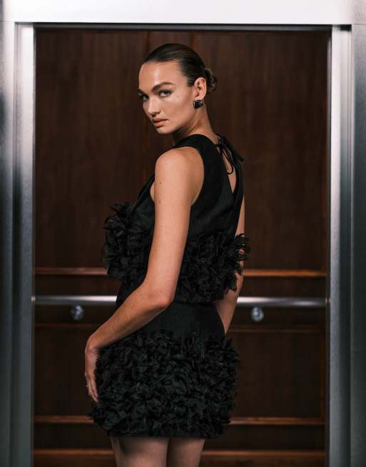 Sister Jane - Plume - Crop top d'ensemble en organza à détails fleuris 3D - Noir, 3 de 4