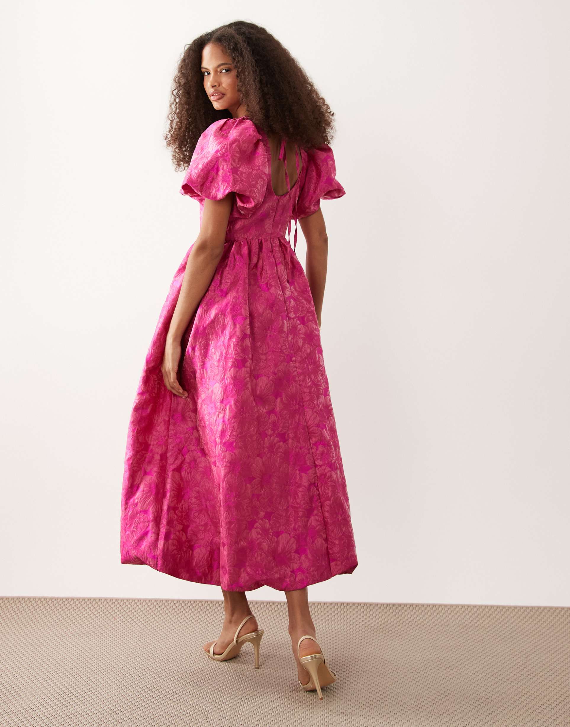 sister jane pomegranate jacquard scoop neck puff sleeve maxi in bright pink
