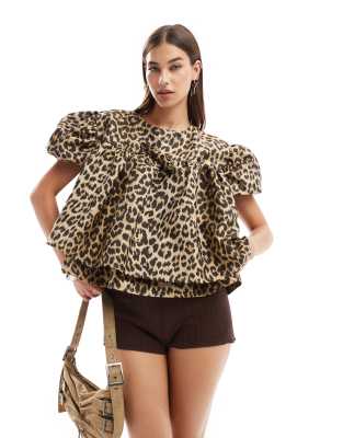 puff sleeve top in leopard print-Multi