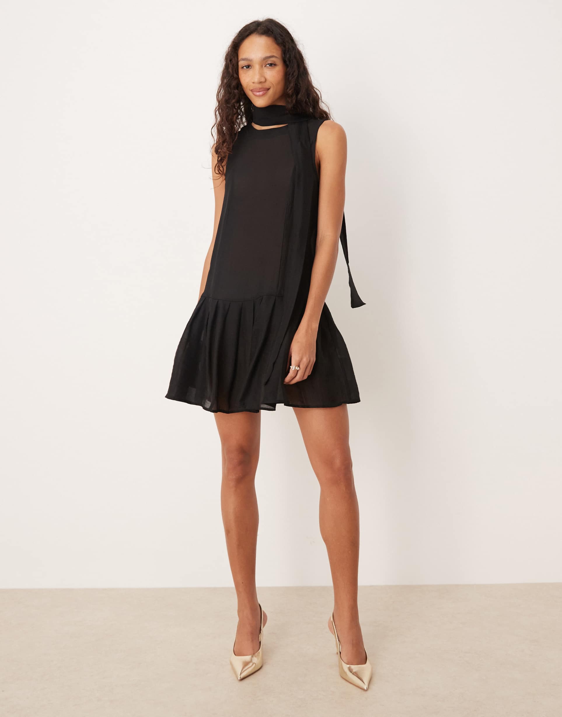 sister jane pussybow pleated skirt mini dress in black