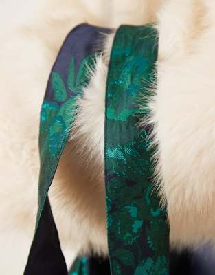 Sister Jane Ripple Jacquard Grab Bag In Green