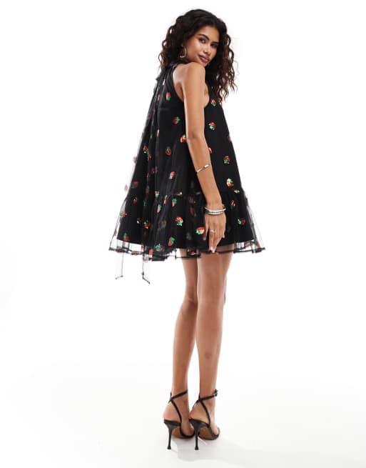 Sister Jane Robe courte brodee d ensemble en tulle avec motif fraises a sequins ASOS