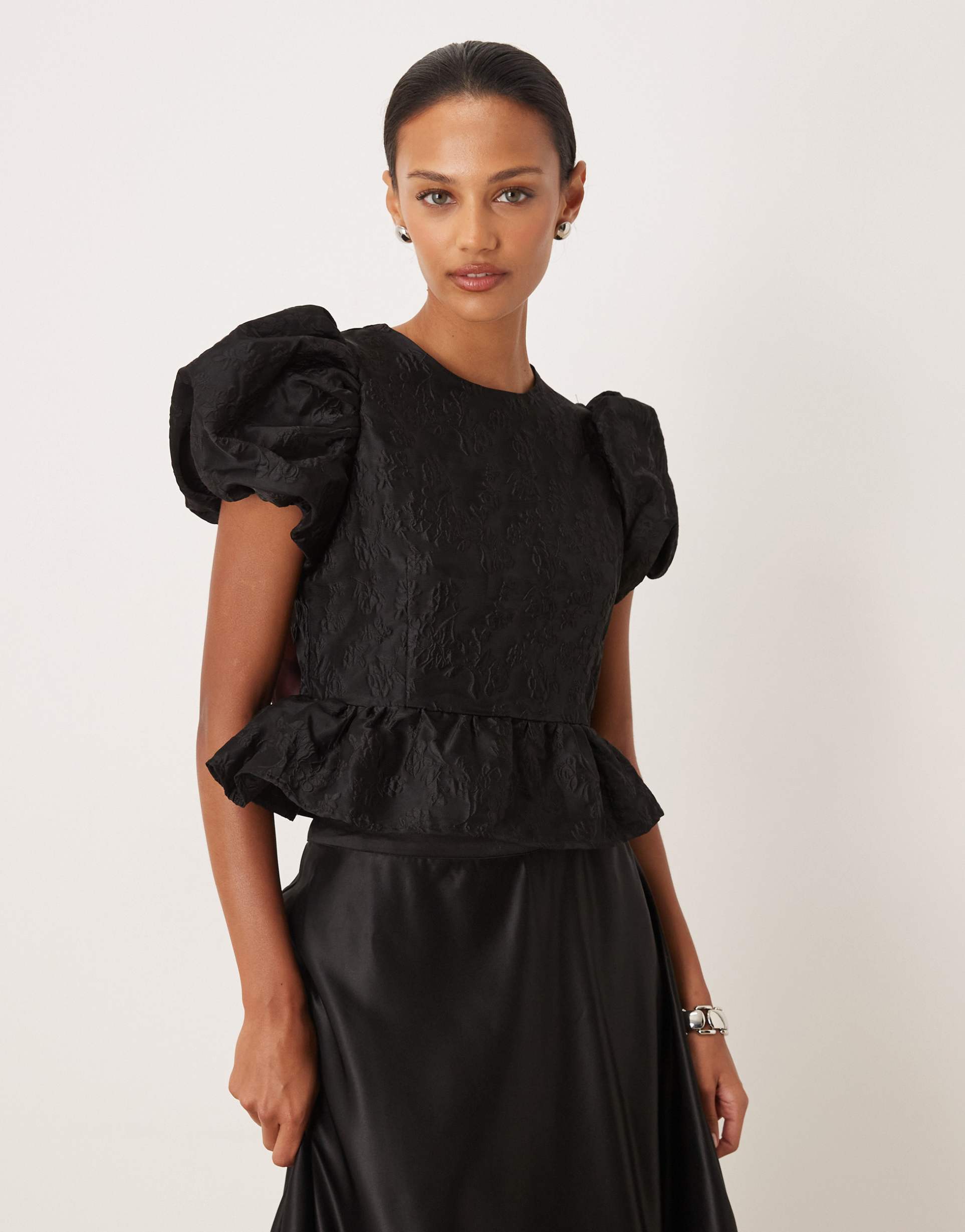 sister jane screenplay jacquard top with bow back in black