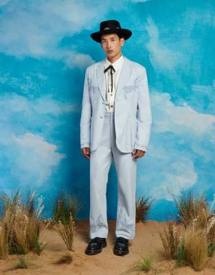 Suit 4