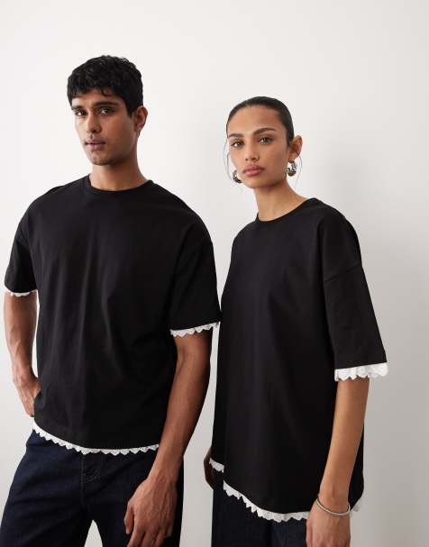 Sister Jane Unisex – Czarny bawełniany T-shirt oversize z kontrastową falbanką - view 1
