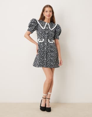 Sister Jane - Vestito corto oversize con colletto nero a fiori a contrasto - view 1
