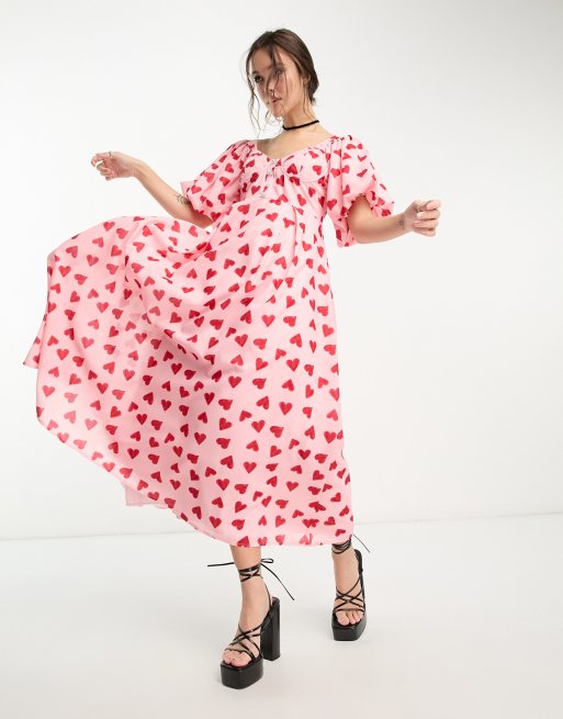 Sister Jane – Wadenlanges Kleid in Rosa mit Puffärmeln und rotem Herzmuster