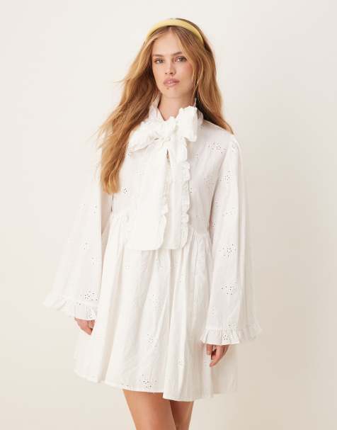 Sister Jane x ASOS – Meadow – Minikleid in Weiß mit Lochstickerei und Zierschleife - view 1