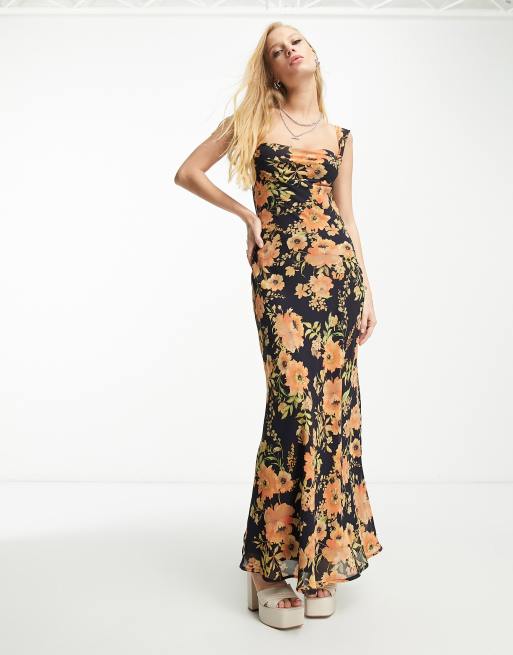 Sisters Of The Tribe – Maxikleid mit Schulterausschnitt und rotem Blumenmuster