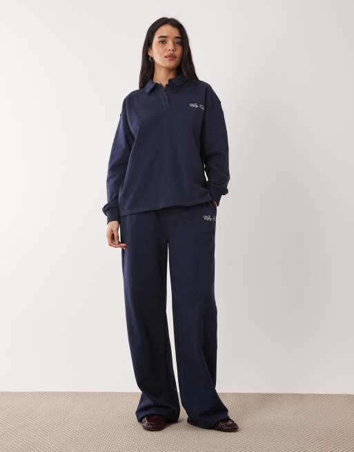 Six Stories Bridal script 'Wifey Club' sweat pants co-ord in navy, 4 of 5