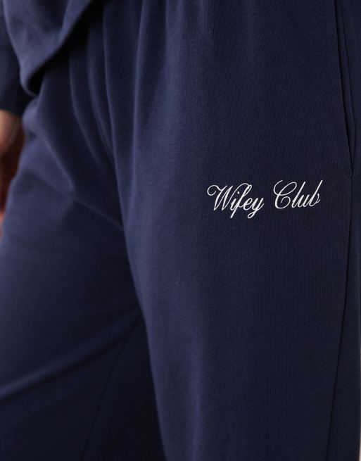 Six Stories Bridal script 'Wifey Club' sweat pants co-ord in navy, 5 of 5
