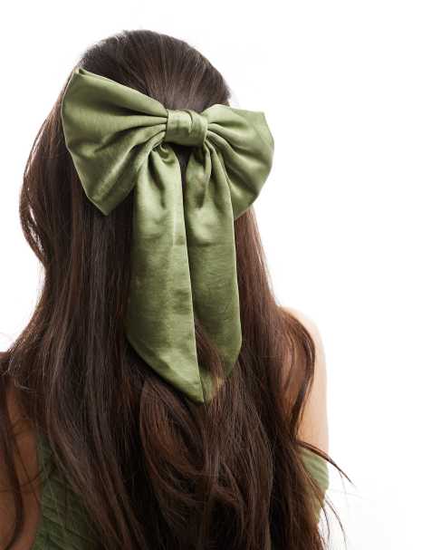 Six Stories – Bridesmaid – Brautjungfern-Haarklammer aus Satin in Moosgrün im Schleifendesign - view 1